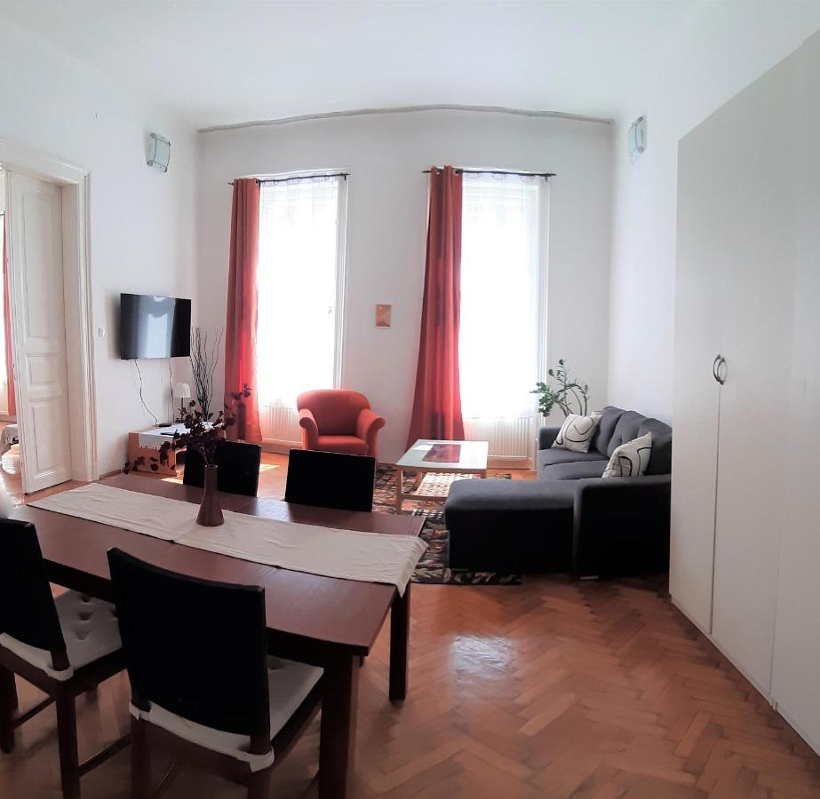 Citypark Classic Downtown Apartment - B&B Budapest