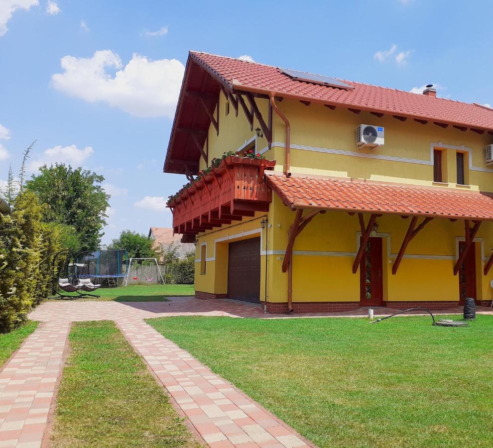 Klaudia Vendégház - B&B