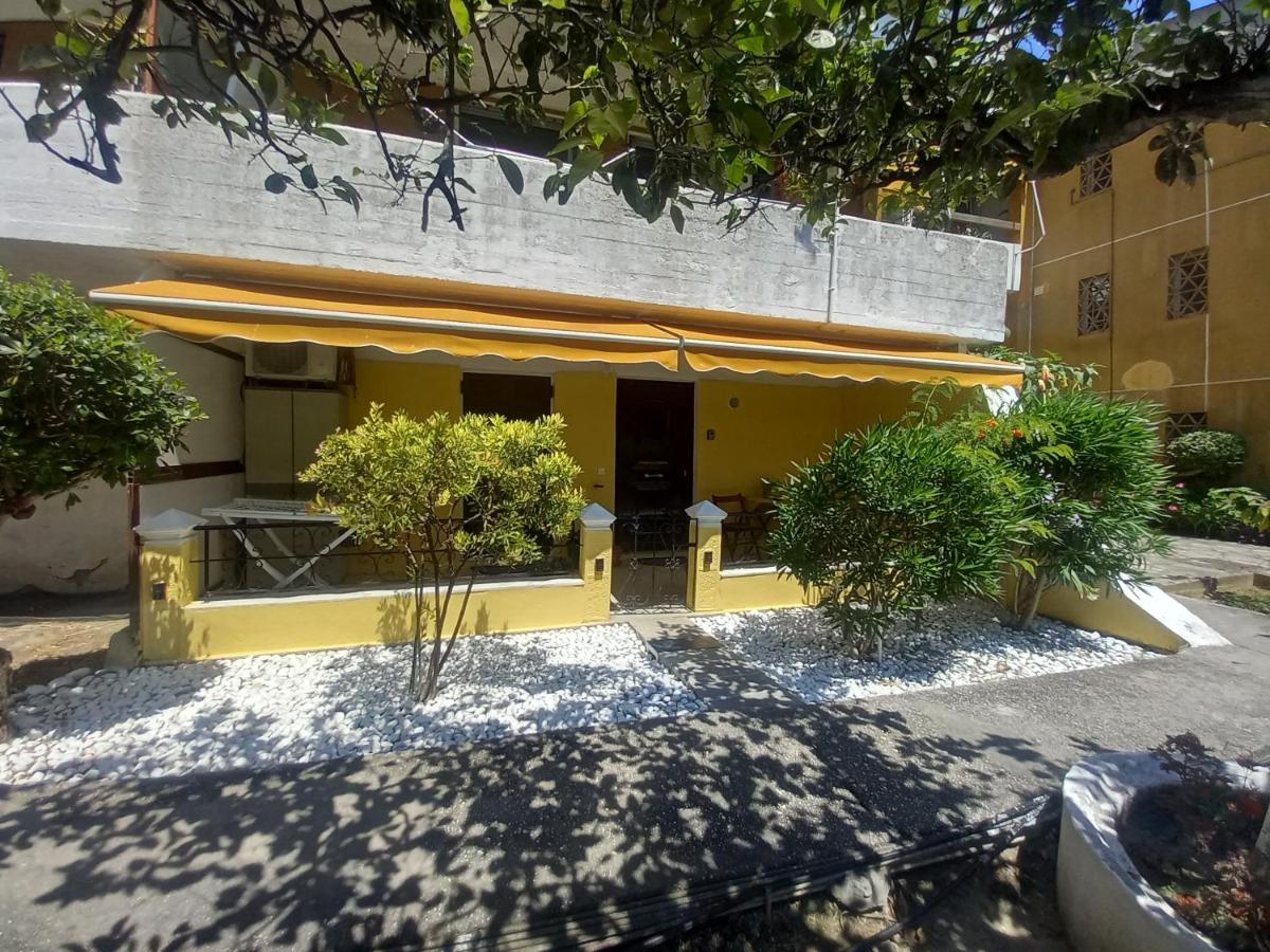 Angela's Cute Apartment (A/C, WiFi, Little Garden) - B&B