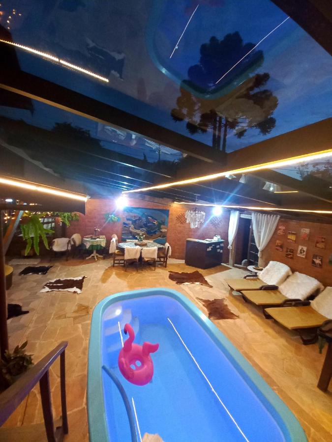 Quartos e chalés 4 km do Centro Turístico - B&B Campos do Jordão