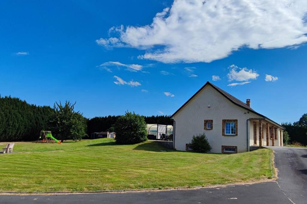 Villa with covered and heated swimming pool - B&B