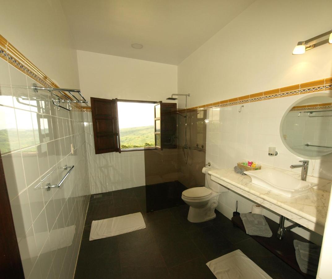 Triple Room with Mountain View