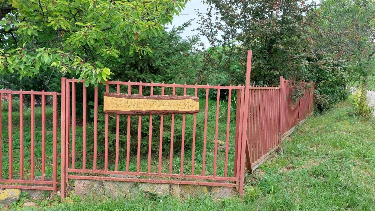 Naplopó-lak - B&B Ábrahámhegy