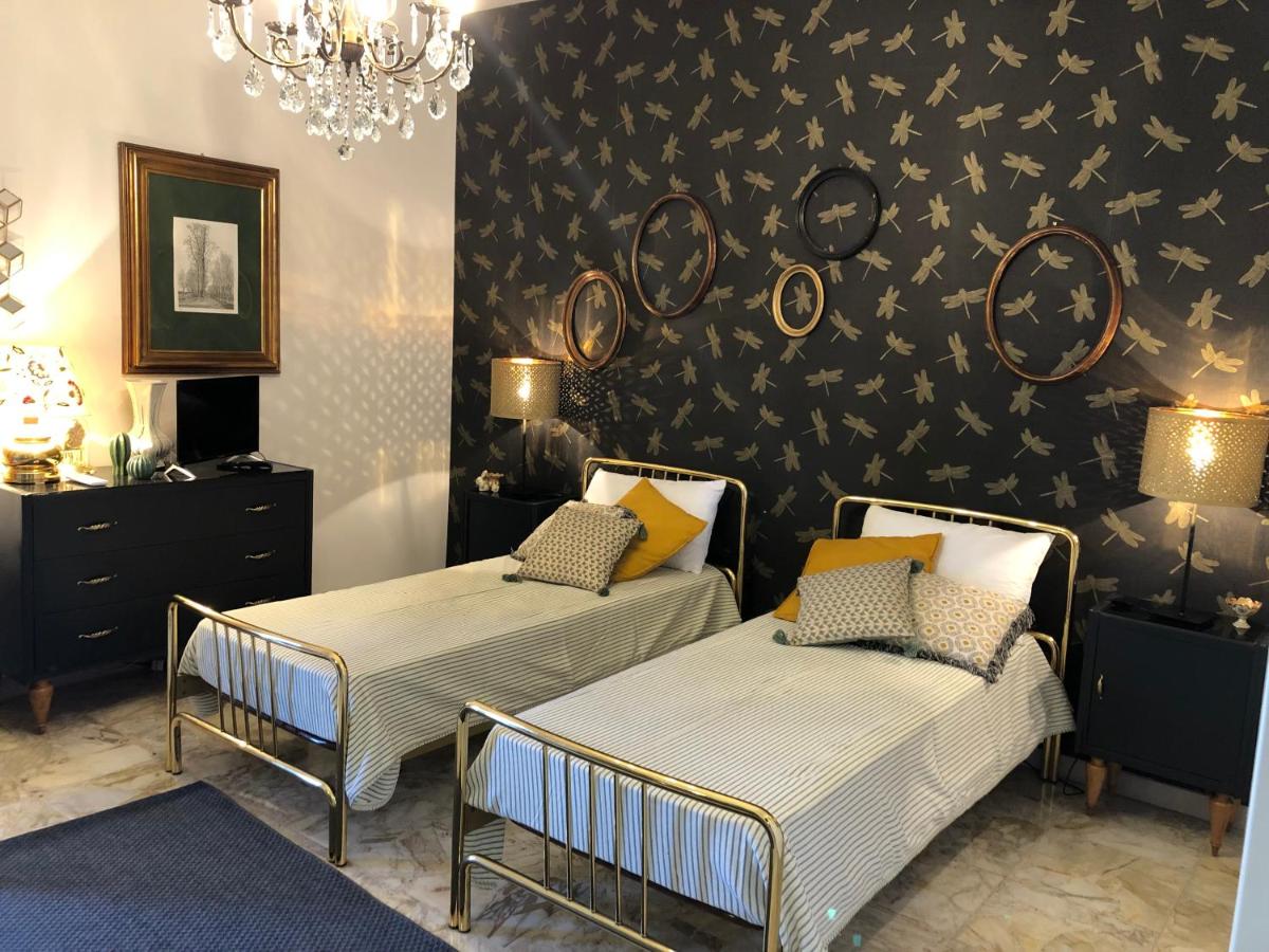 Habitación Doble con baño privado externo - 2 camas