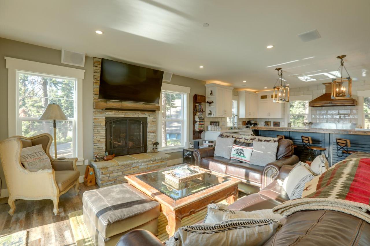 B&B Carnelian Bay - Stunning Luxury Home with Lake Tahoe Views and Hot Tub - Bed and Breakfast Carnelian Bay