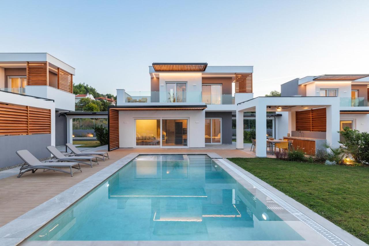 SUMMER PEARLS LUXURY VILLAS - Bed and Breakfast Polychrono