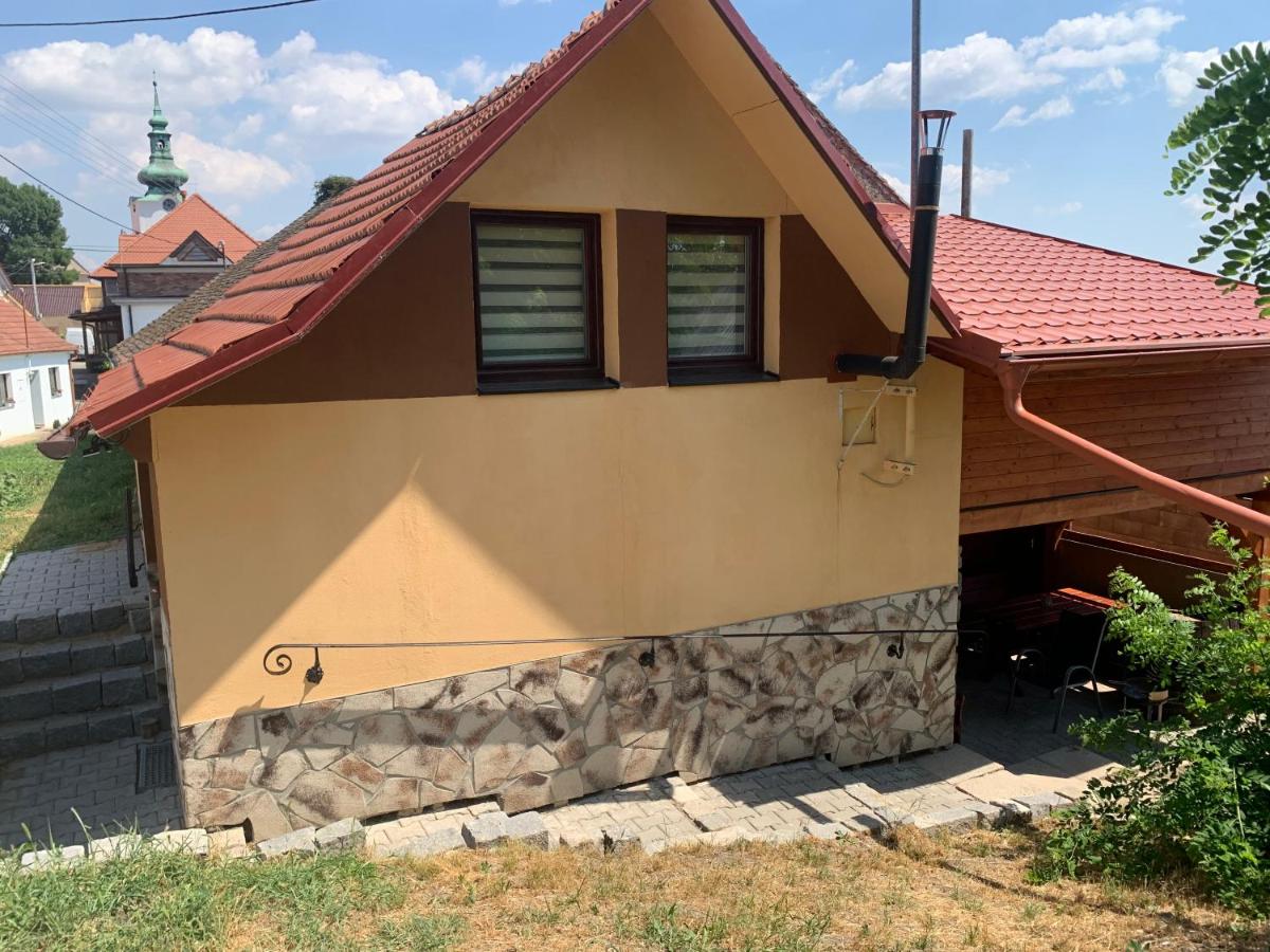 Klidné a vyjímečné ubytování nad sklepem - Přítluky Garance na počasí!!! - Ferienwohnung