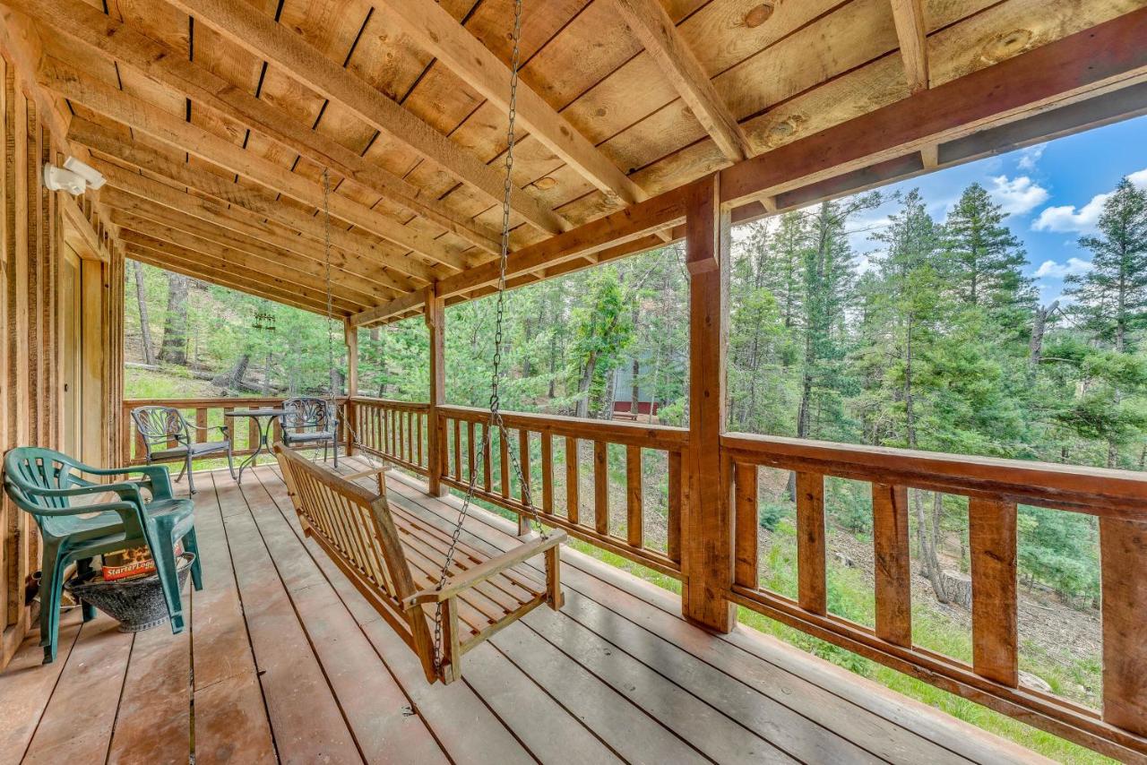 Cloudcroft Mountain Retreat about 5 Mi to Skiing! - B&B