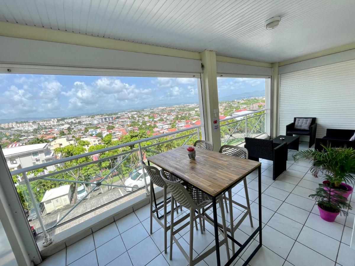 Exotic Palm , 1 chambre climatisée, wifi Haut débit , vue mer, aucun vis à vis - B&B Fort-de-France