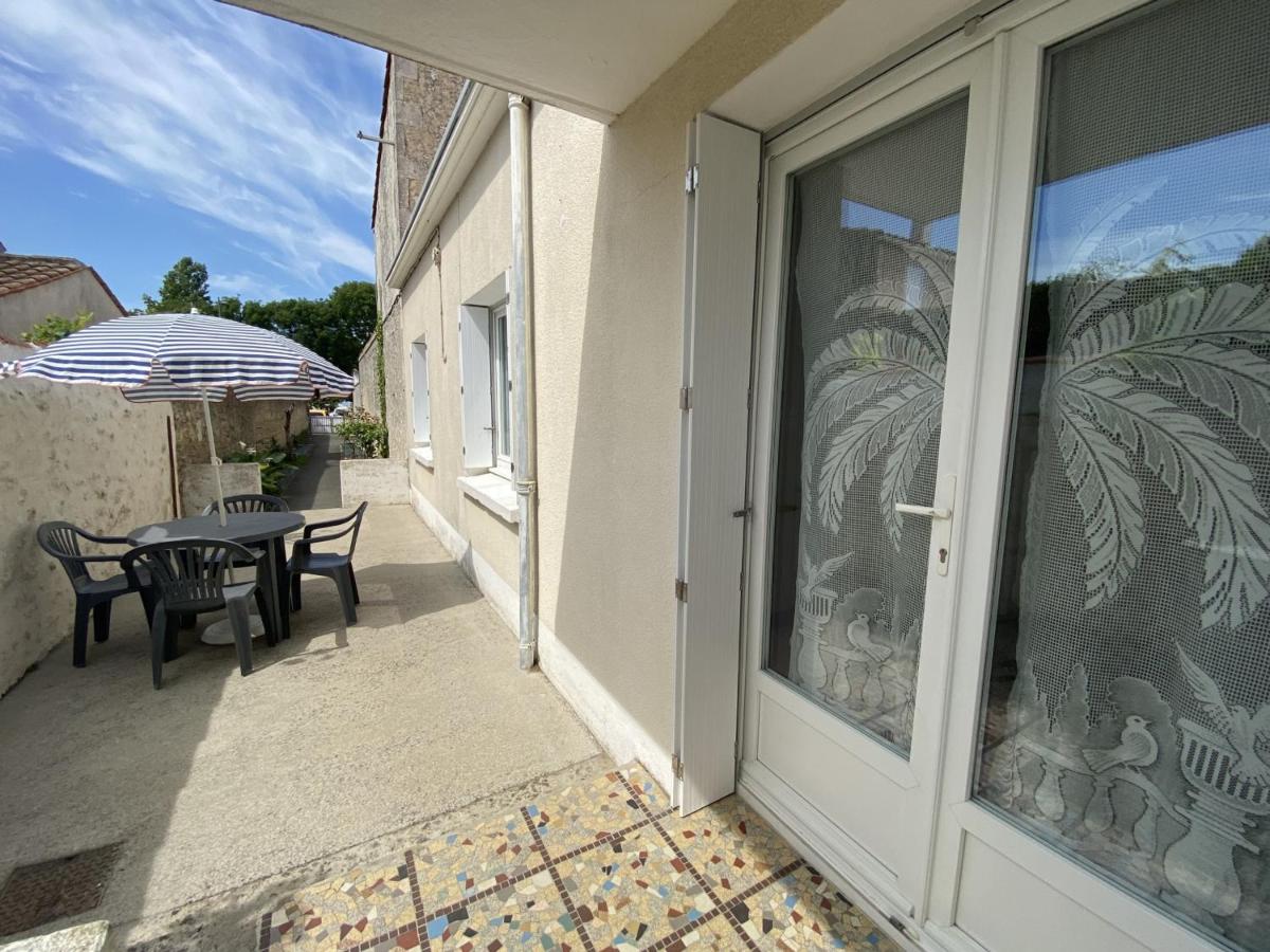 Maison à Fouras: Proche plages et centre, jardinet, 1 chambre - FR-1-709-52 - B&B Fouras