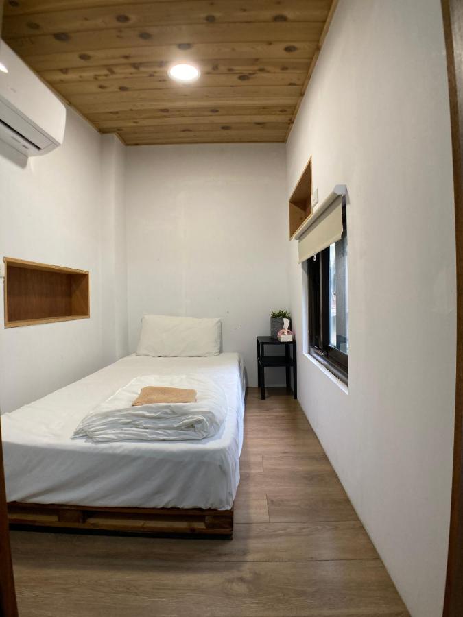 Single Room with Shared Bathroom