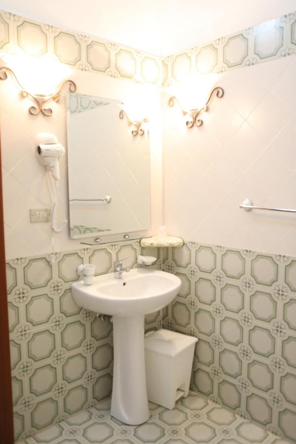 Habitación Doble Deluxe con baño privado