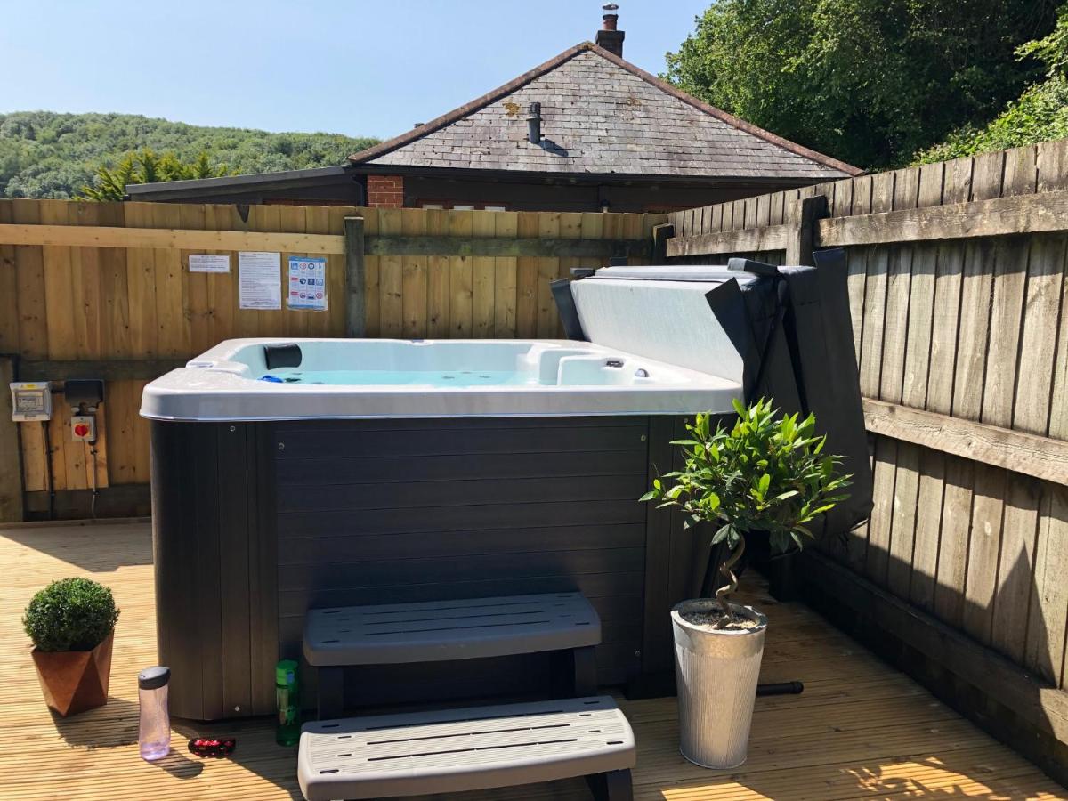 Little Coombe, Bookham Court - B&B Dorchester