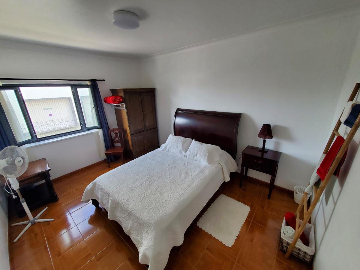 Habitación con cama grande 