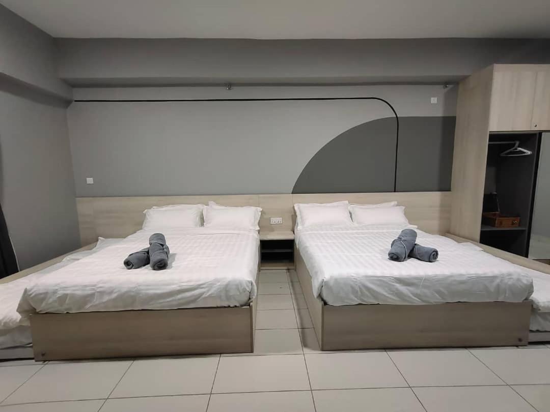 We Stay Studio Room Aeropod Near Airport,KKCity,TgAru Beach-6Pax - Chambres d’hôtes