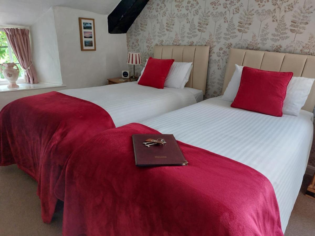 B&B Bossington - Tudor Cottage - Bed and Breakfast Bossington