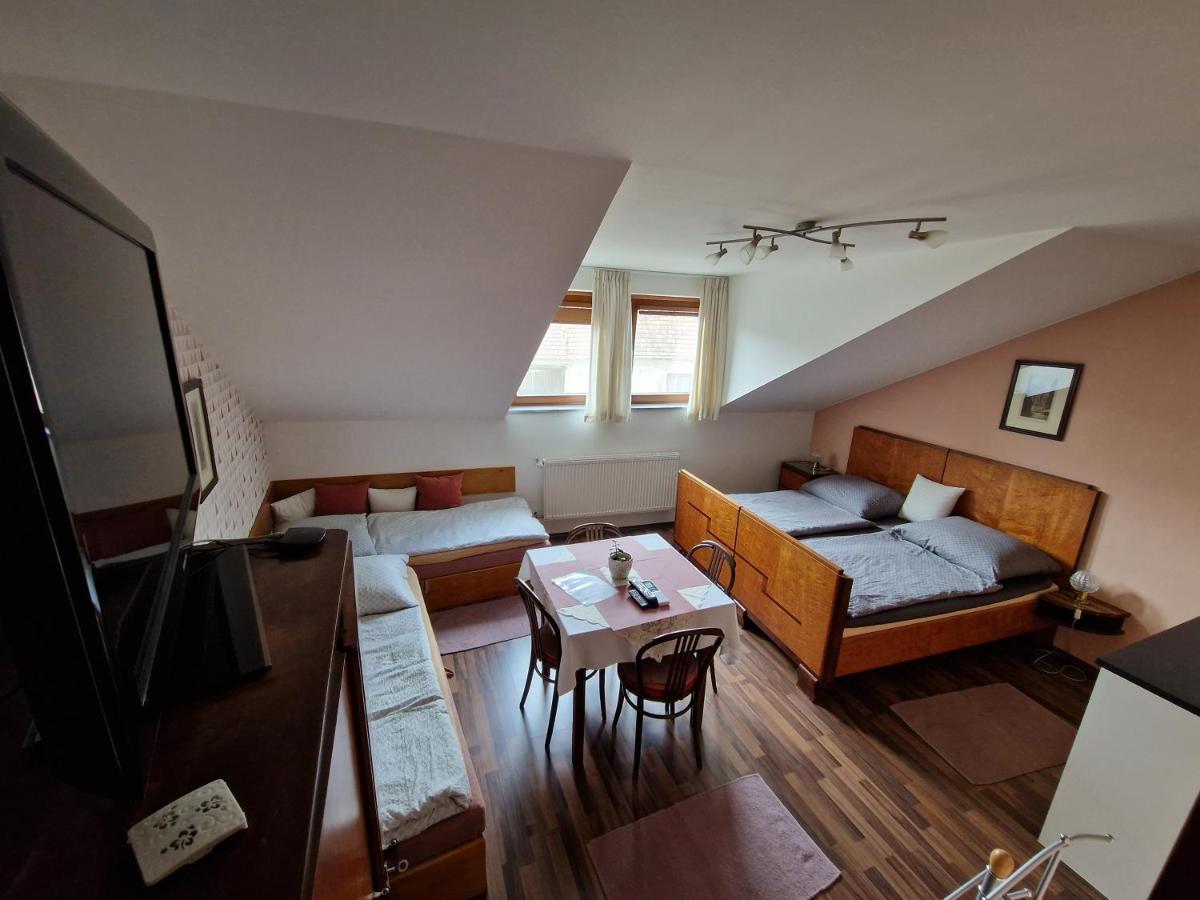 Chambre Quadruple avec Salle de Bains