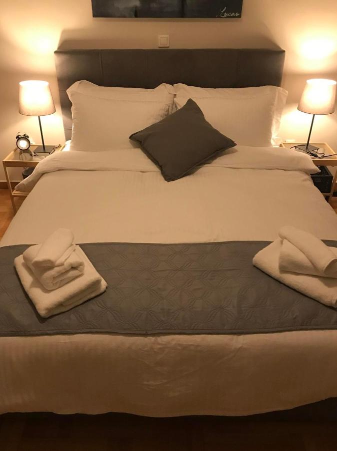 Marcy's luxurious Penthouse Marina Zeas - Bed and Breakfast Piraeus