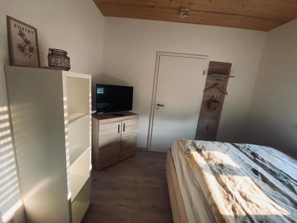 Zimmer m. eigenem Bad und Badewanne direkt am Wald - B&B