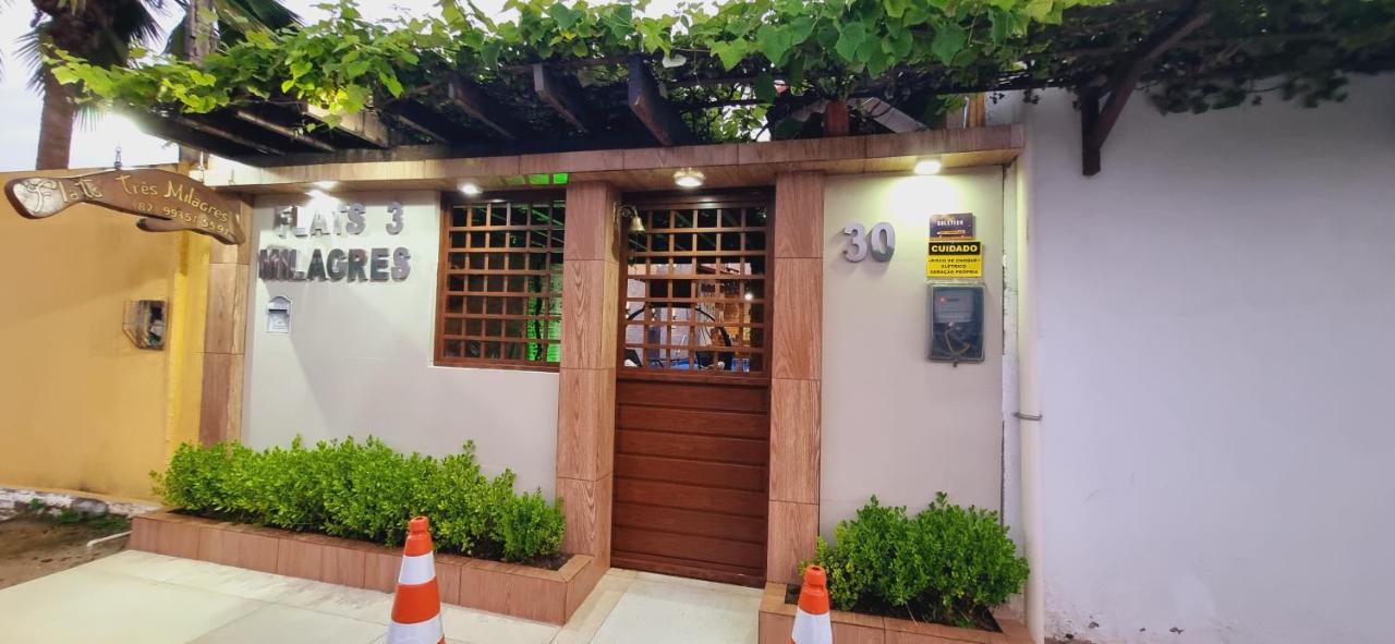 Flats-Pousada Três Milagres-Apartamentos completos em São Miguel dos Milagres-Centro-Primeiro conjunto antes da praia, 200m somente- com café opcional, bicicletas gratuitas, caiaques, kit praia, mini mercado 24h, estacionamento privativo e monitorado! - Ferienwohnung