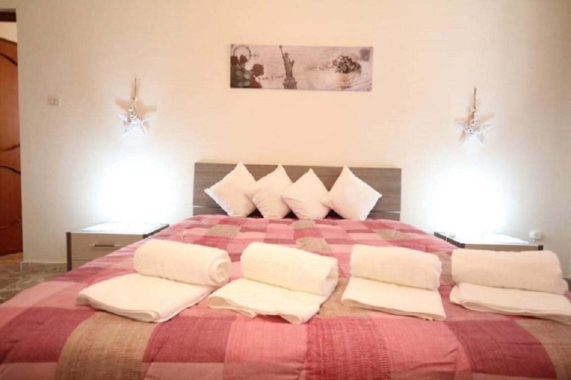 B&B Avola - Le Tre Rose Di Mary - Bed and Breakfast Avola