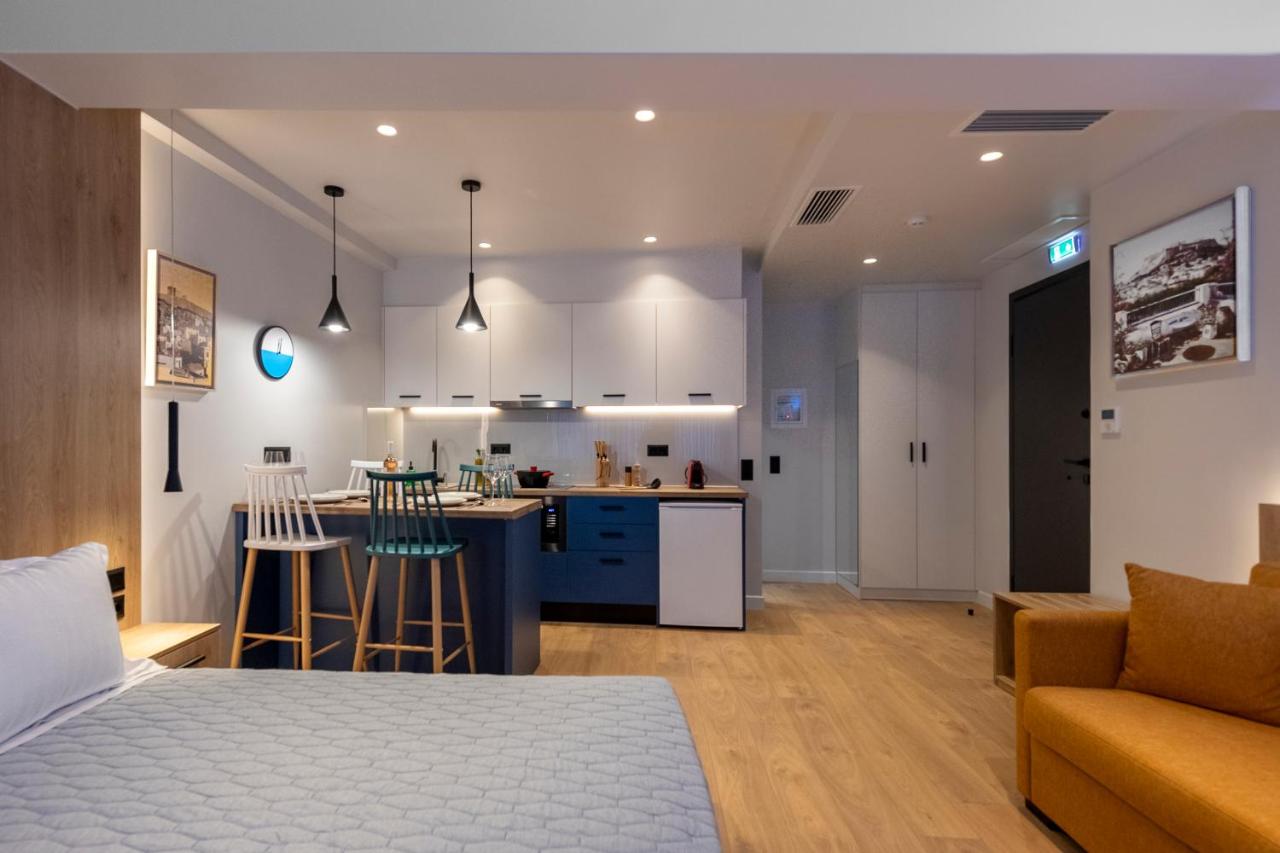 Deluxe Apartment with City View