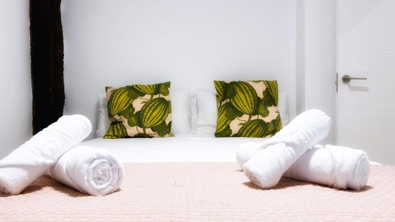 Bilbao Ronda apartamento con balcón Casco Viejo - B&B