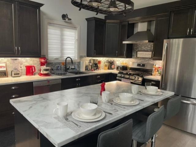 Sunsets At The Oasis - B&B Napanee