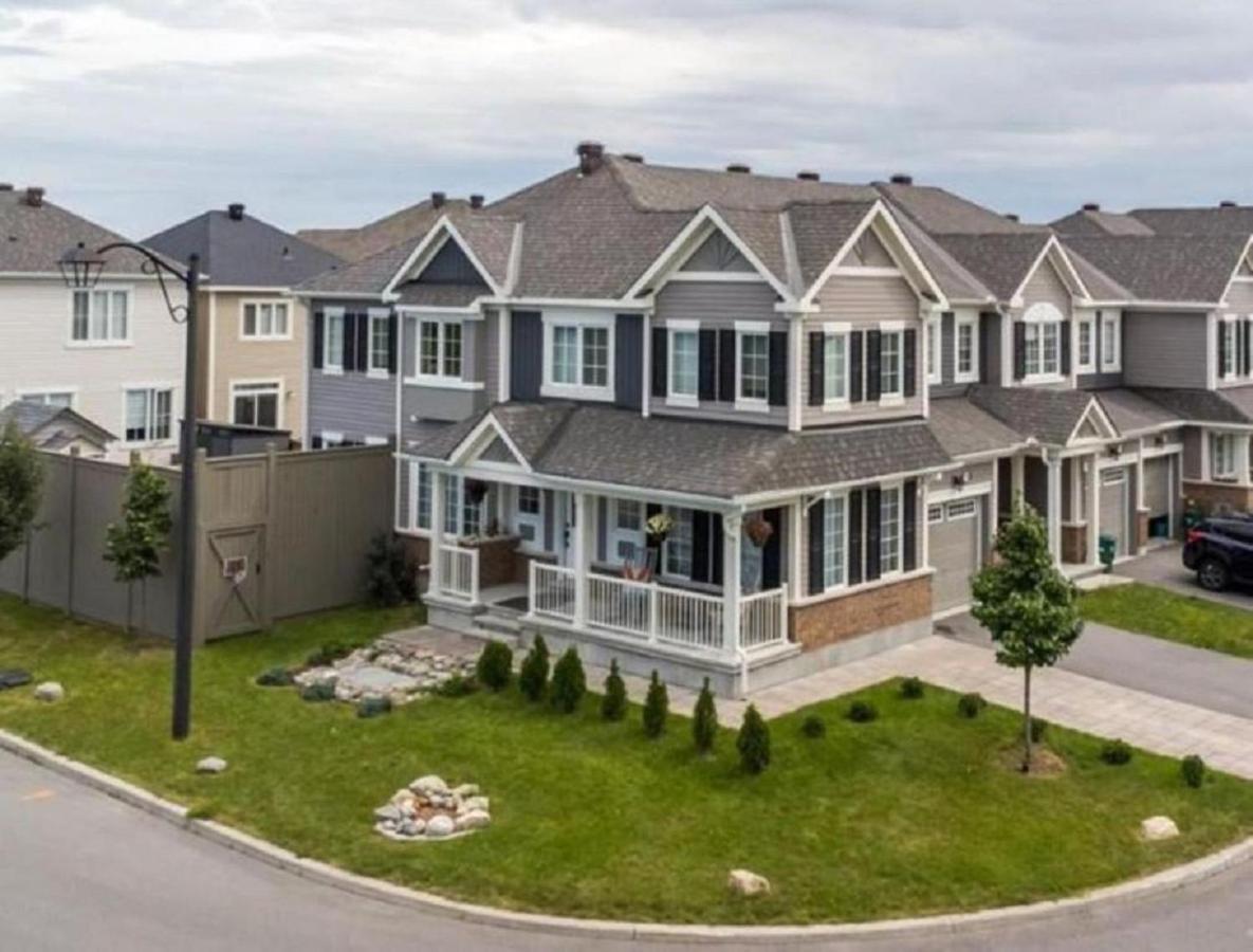 Beautiful Unit in Nepean Ottawa - B&B