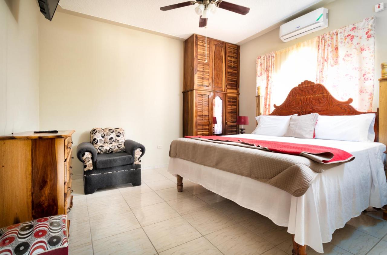 B&B Port Antonio - Cozy Locale - Gold - Bed and Breakfast Port Antonio