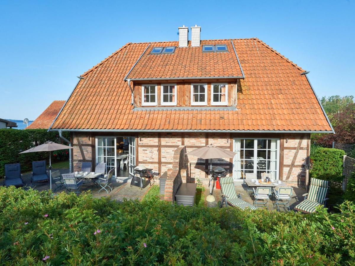 Fachwerkhäuser Seedorf - Haushälfte "Sophie Charlott" mit Kamin und Terrasse - Bed and Breakfast
