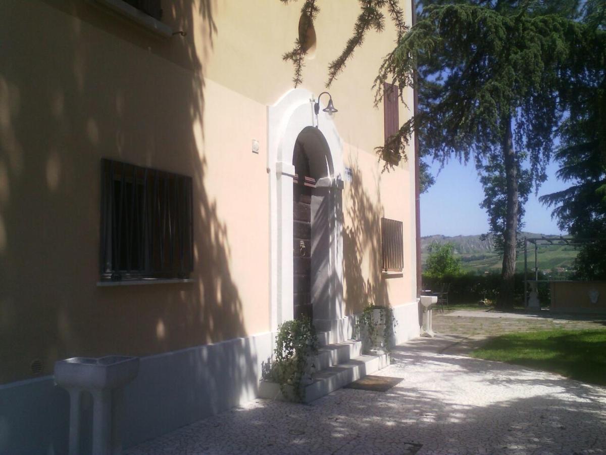 Villa Montrona RR - B&B Imola