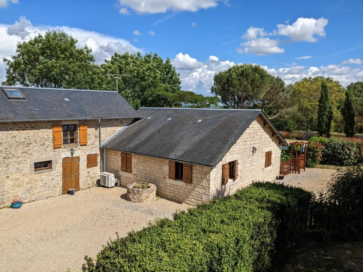 3 self-contained gites with pool and games room - B&B
