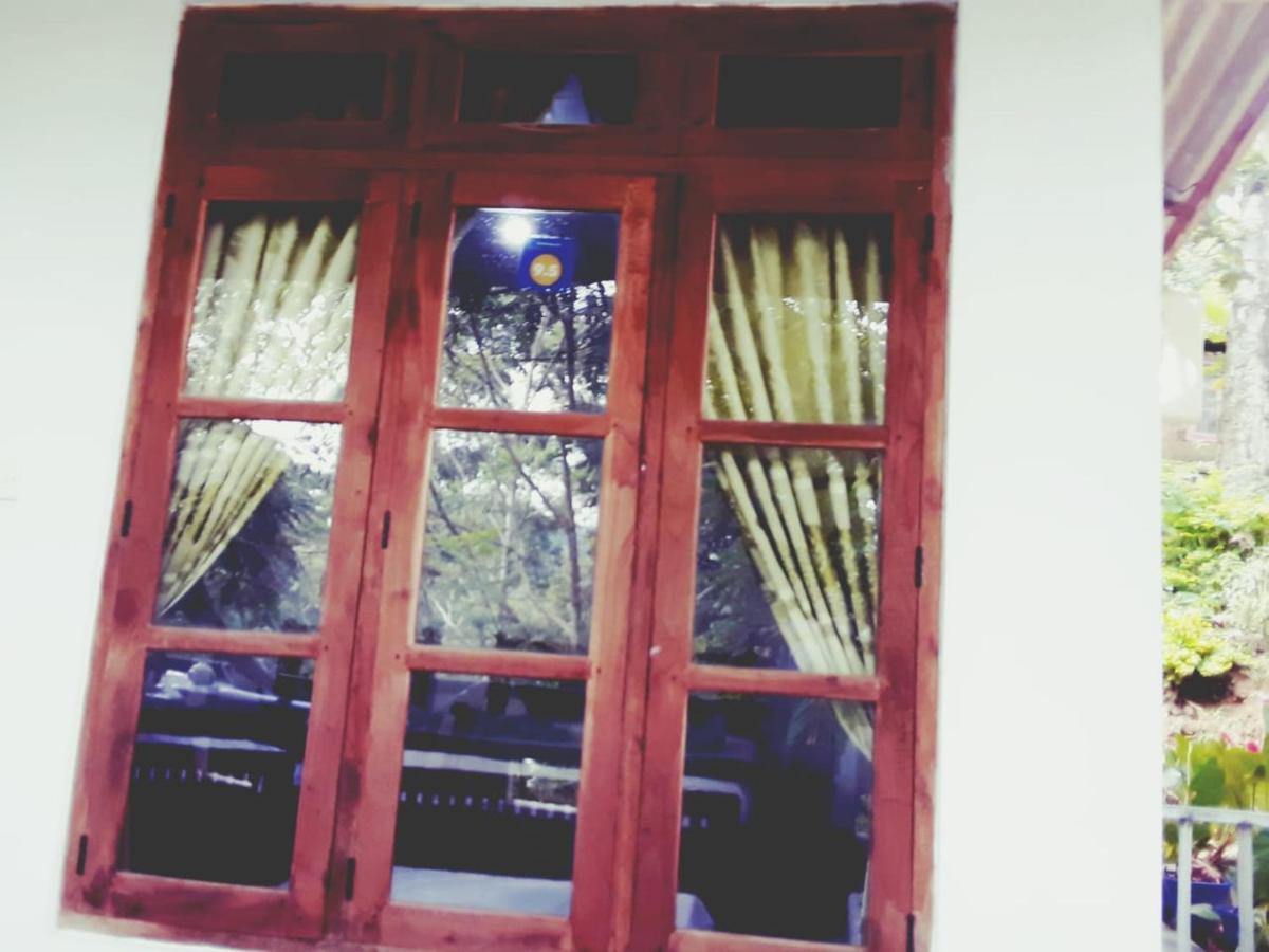 Enthral View Homestay - B&B