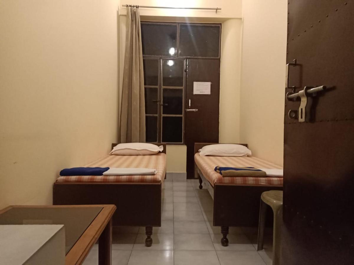 Twin Room with Private External Bathroom