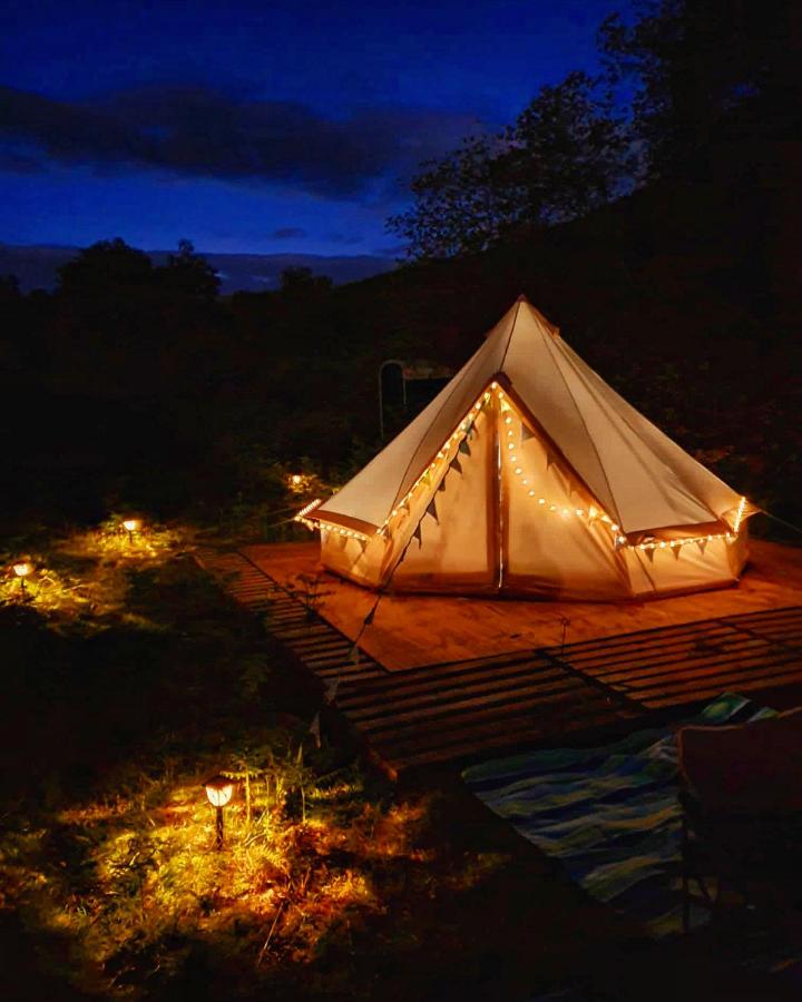 B&B Builth Wells - Glyndwr Bell Tent - Bed and Breakfast Builth Wells