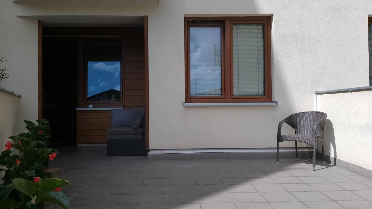 Apartament Zalesie z tarasem - Ferienwohnung Lüben