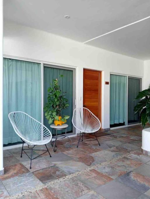 Apartment Tortugas - rooms with AC and great pool at 5 min from Carrizalillo beach and Benito Juarez Bulevard - B&B