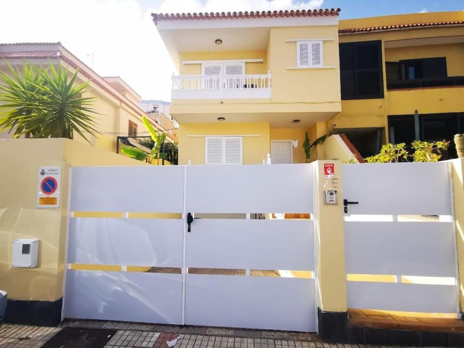 Amplia casa 5 habitaciones en Santa Cruz con zona para trabajar - B&B