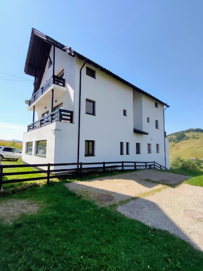 B&B Șirnea - Pensiunea Luca - Bed and Breakfast Șirnea