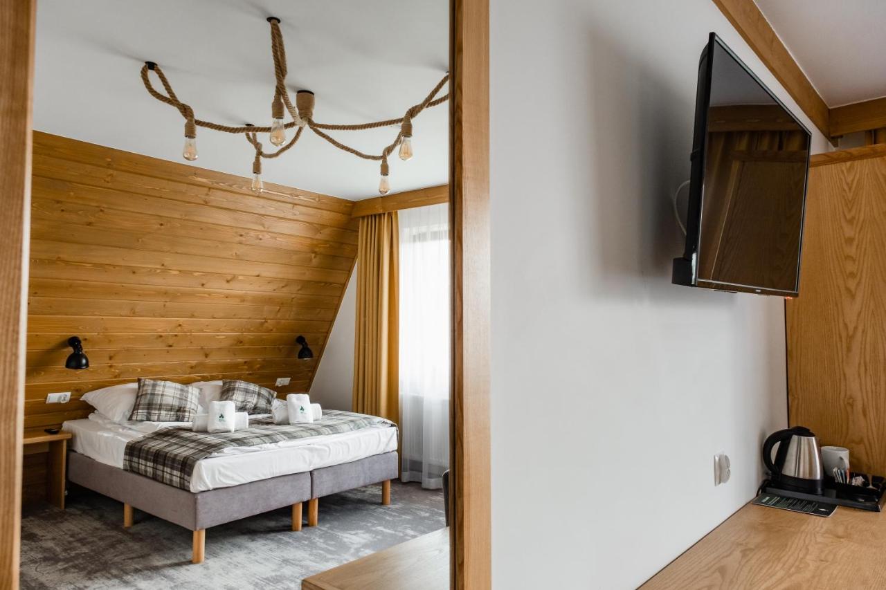 Camera Matrimoniale con Vista Montagna