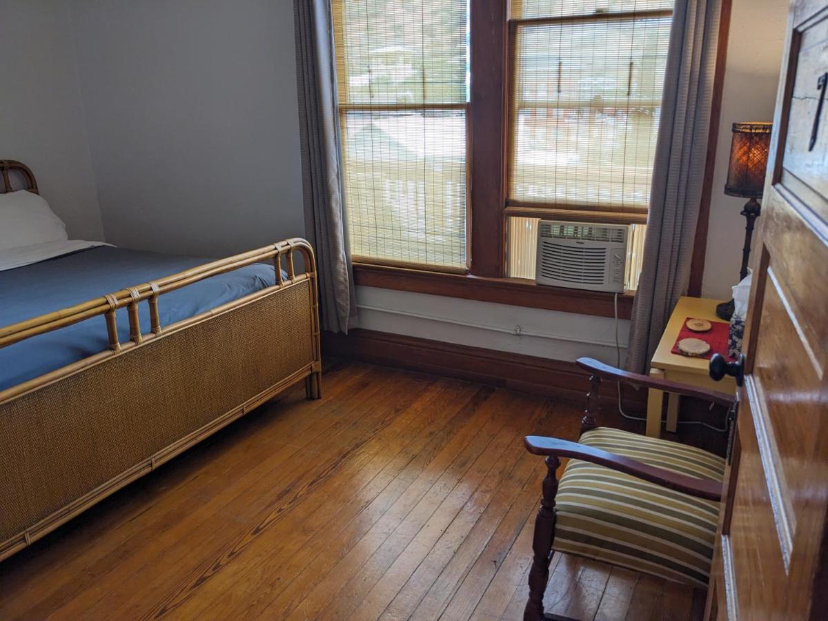 Triple Room with Shared Bathroom