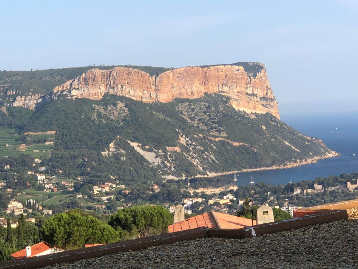 B&B Cassis - Appartement T1/T2 CASSIS Meublé, Super vue , Piscine residence - Bed and Breakfast Cassis