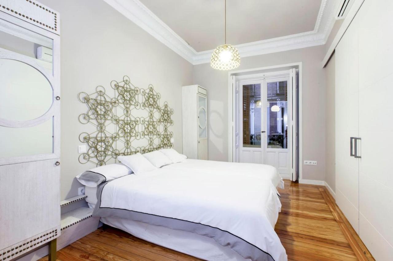 Gran Vía Luna - 5 dormitorios en el Centro - Ferienwohnung Madrid