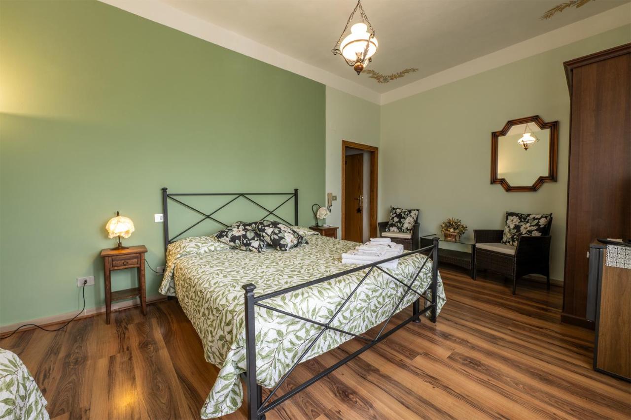 Triple Room with Private Bathroom