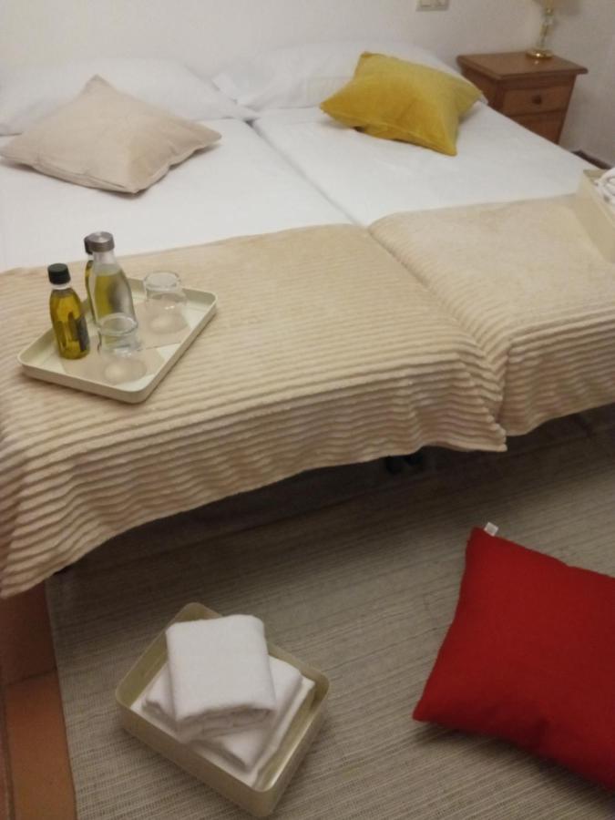 Habitación Doble con baño - 2 camas