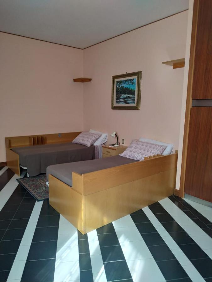 Twin Room with Private External Bathroom