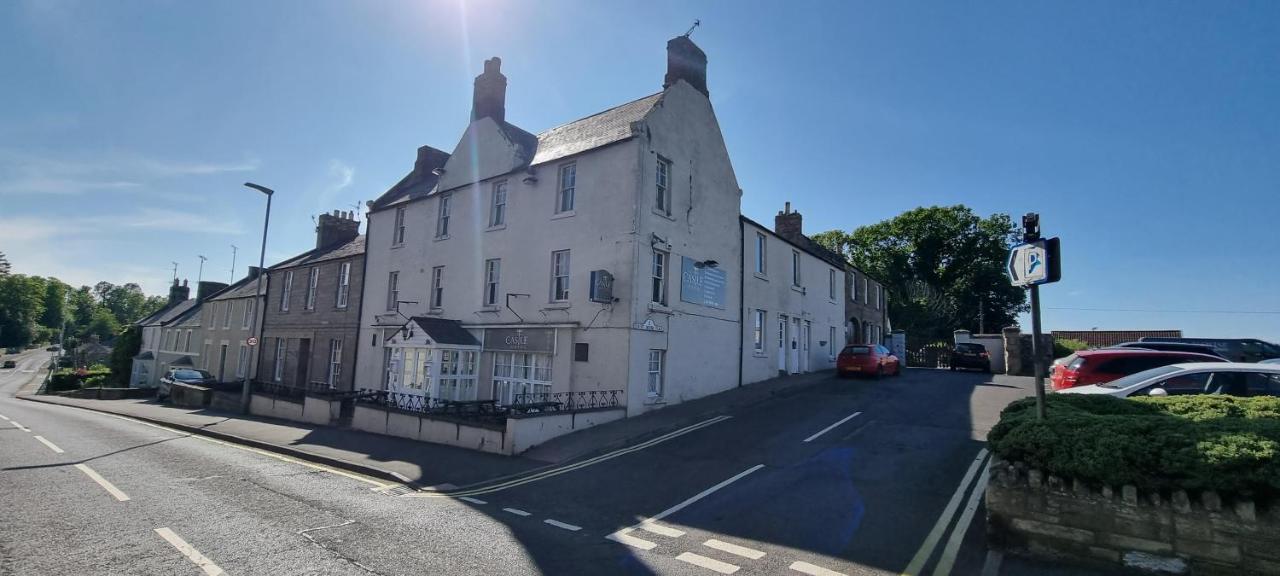 SELF Check In Room Accommodation ONLY The Castle, Coldstream - B&B