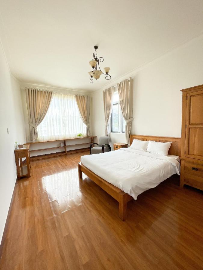 Villa with Garden View