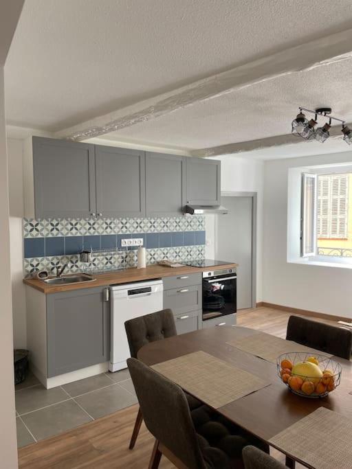 Grand appartement hyper centre Grasse - B&B